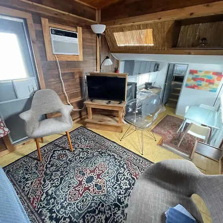 Updated Houseboat On The River!